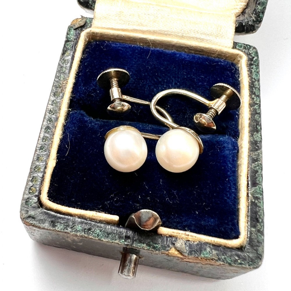 Vintage 9CT White Gold Pearl Screwback Earrings View II