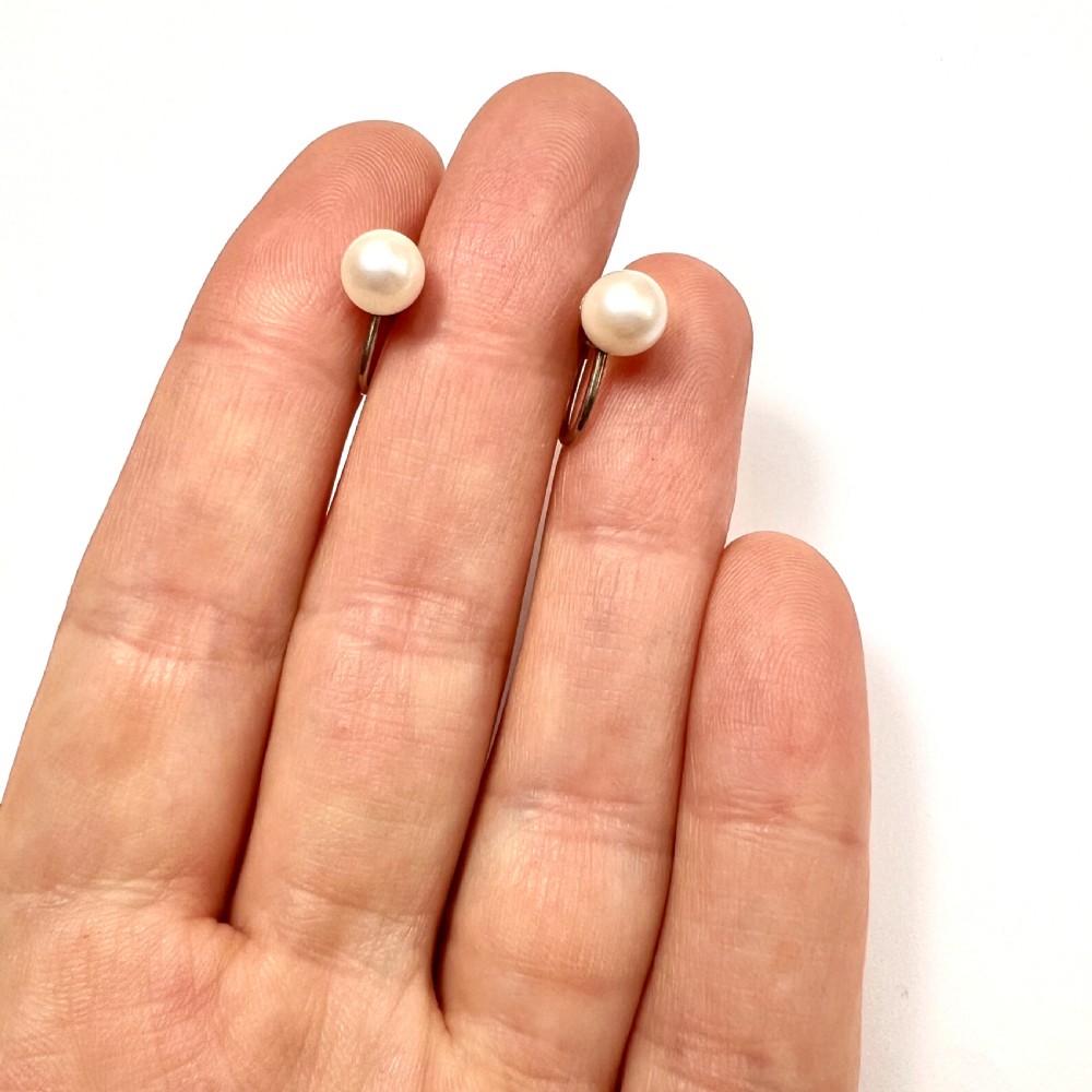 Vintage 9CT White Gold Pearl Screwback Earrings View VI
