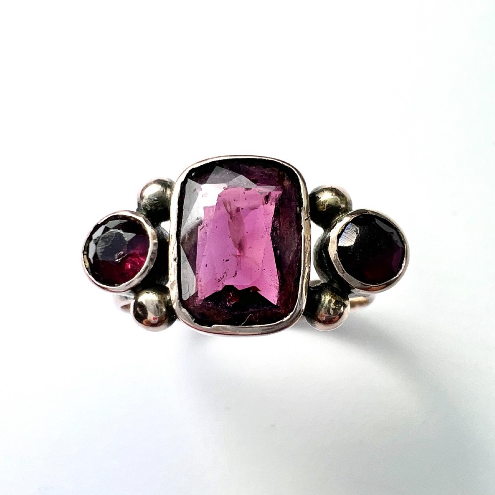 Georgian 9CT Gold Garnet Three Stone Ring