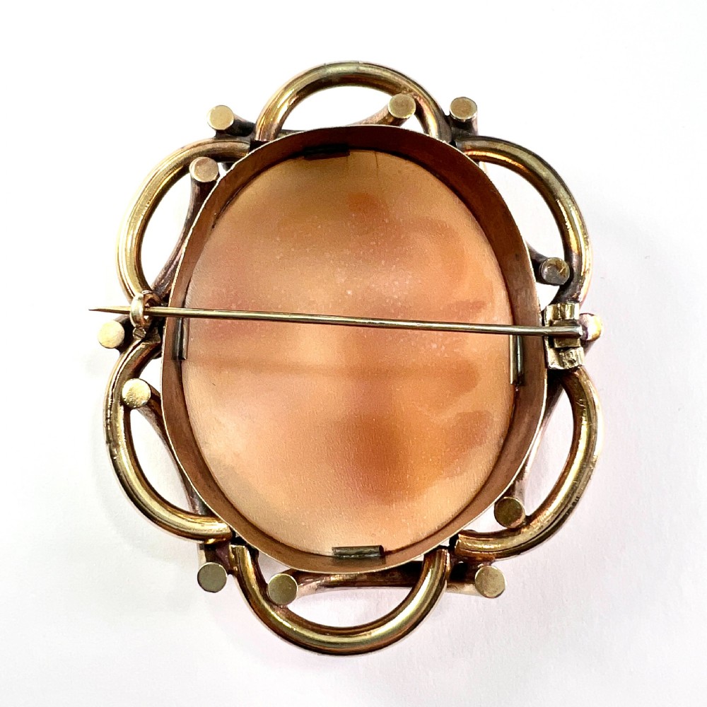 Huge Victorian Cameo Brooch • Goddess Aphrodite View IV
