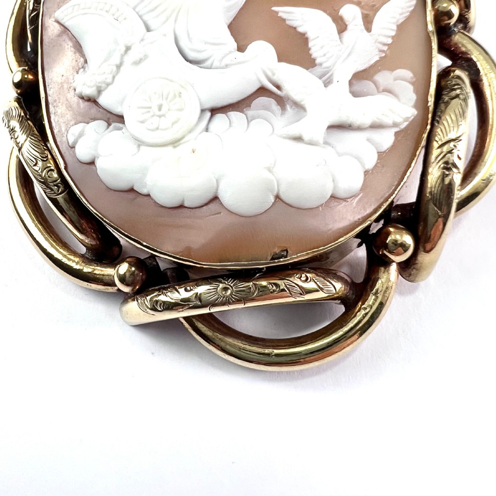 Huge Victorian Cameo Brooch • Goddess Aphrodite View VIII
