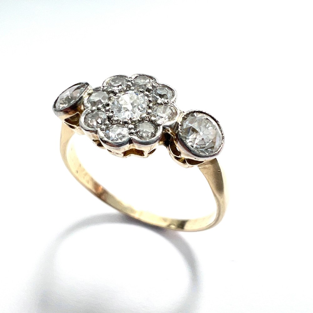 18CT Gold Art Deco Diamond Daisy Cluster Ring