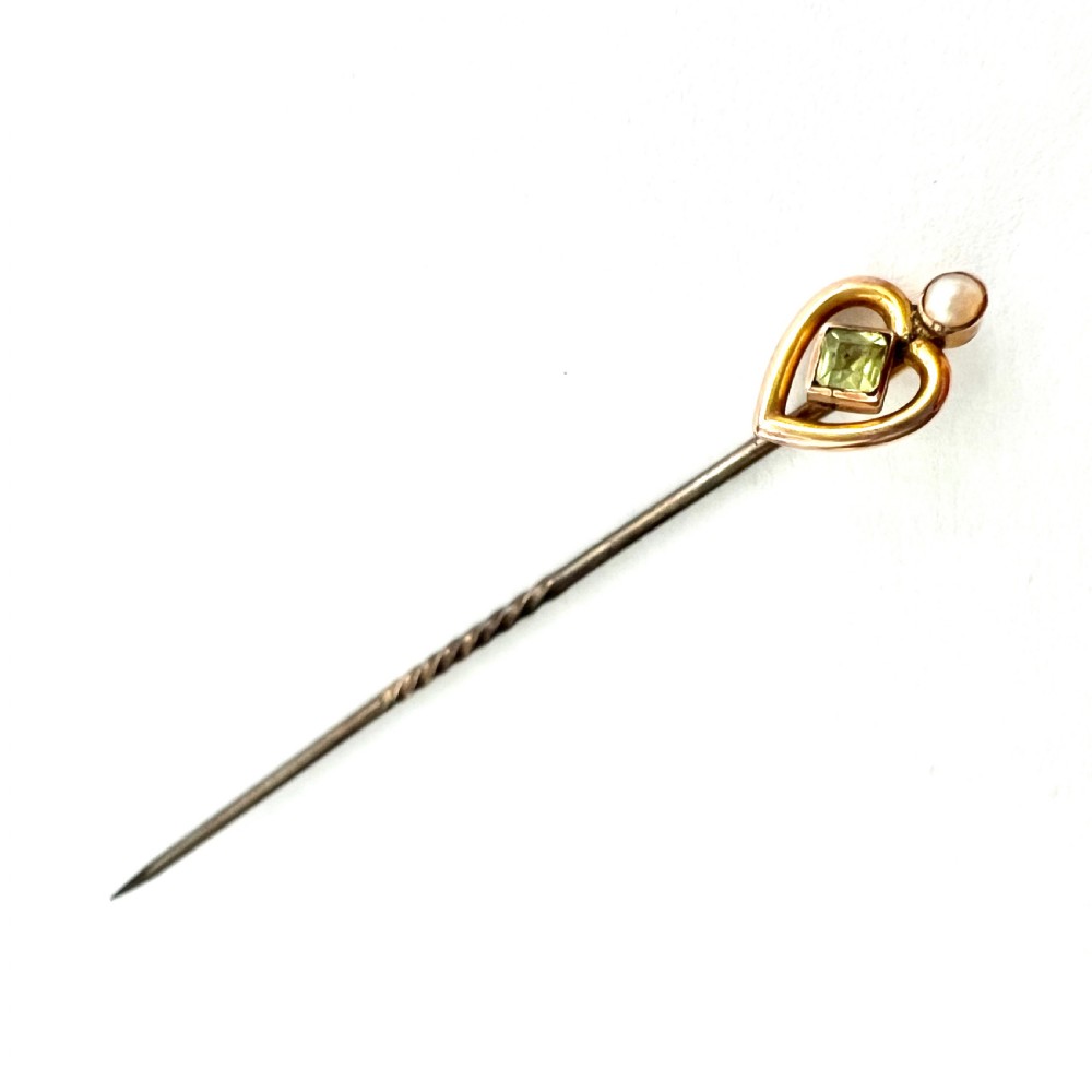 Boxed Antique 9CT Gold Peridot Pearl Heart Stick Pin View V