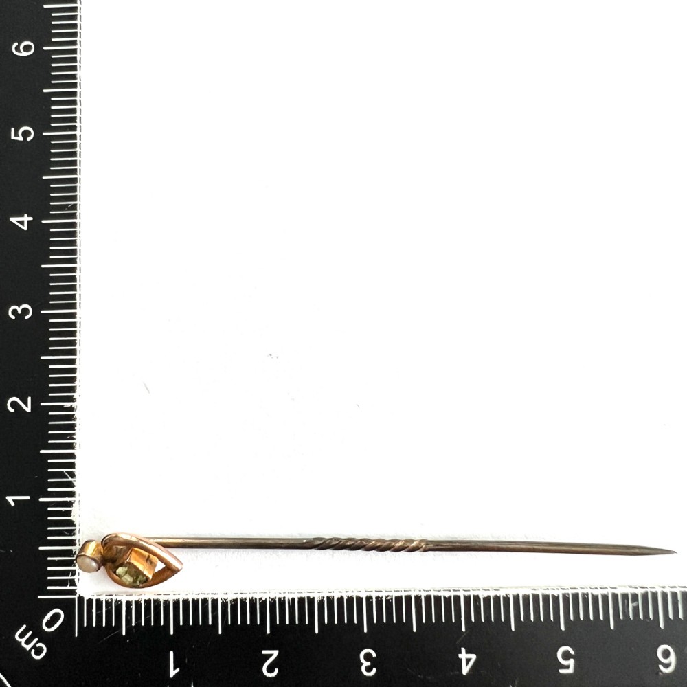 Boxed Antique 9CT Gold Peridot Pearl Heart Stick Pin View IX