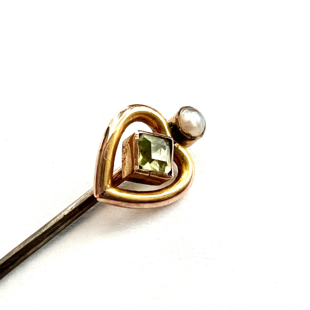 Boxed Antique 9CT Gold Peridot Pearl Heart Stick Pin View X