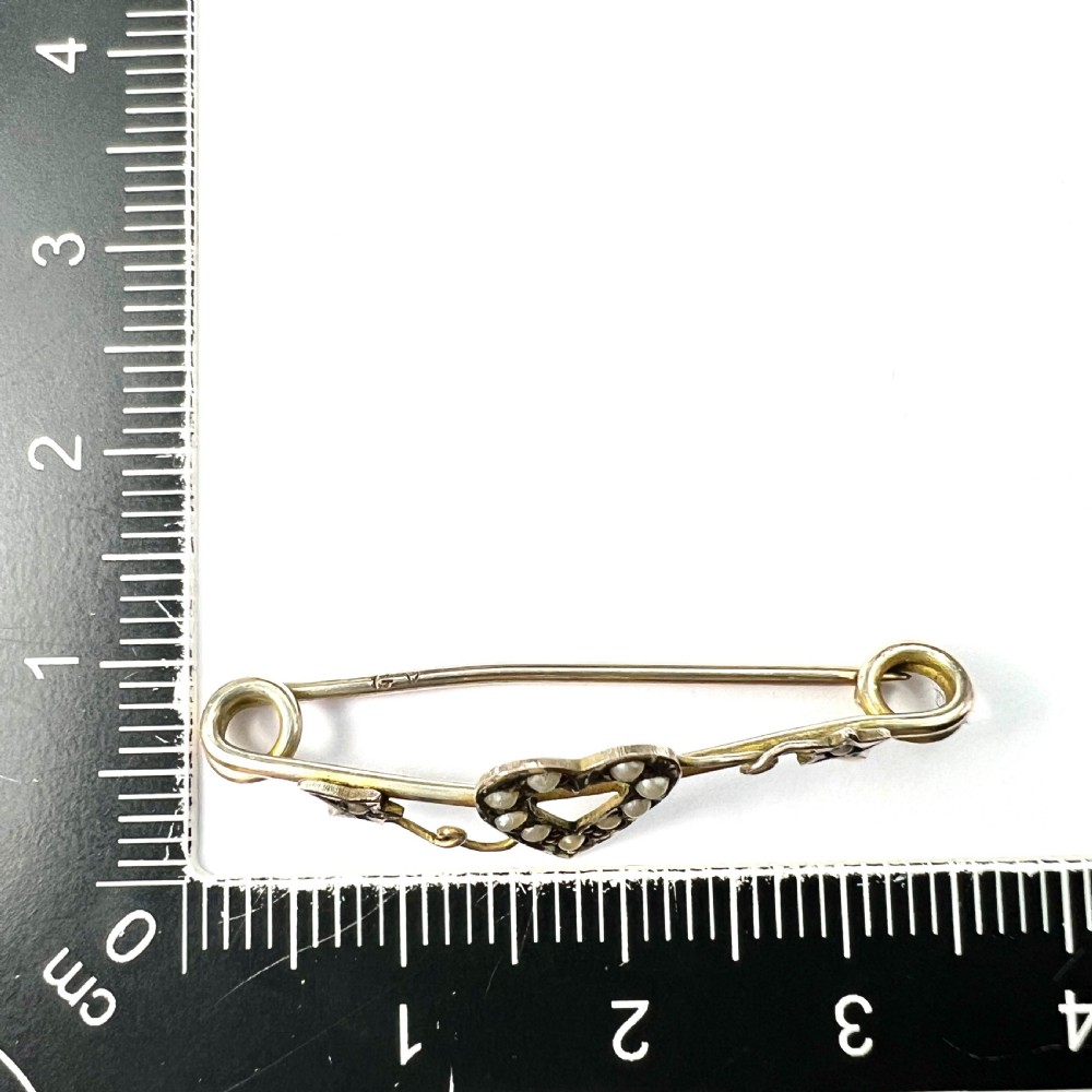 Edwardian 9CT Gold Pearl Heart and Ivy Safety Pin Brooch View VI