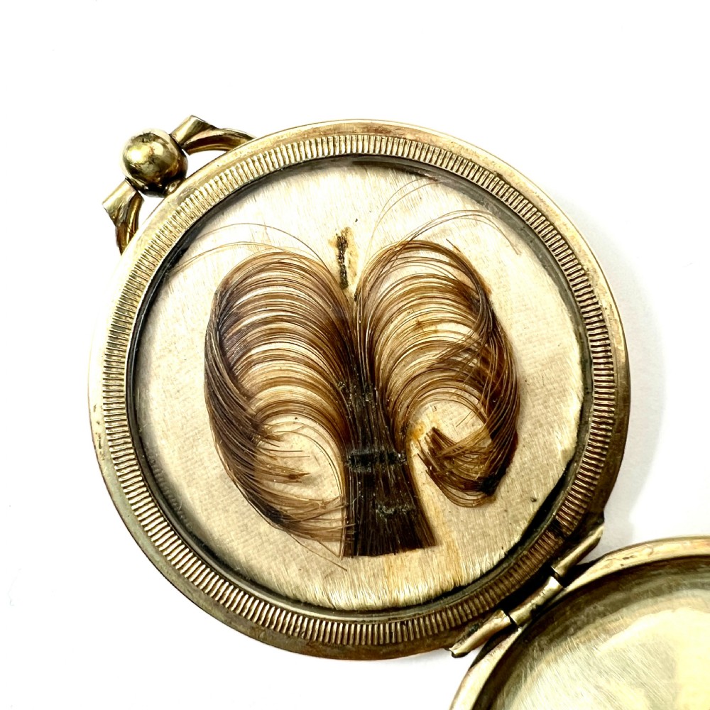 Large Victorian Pinchbeck Mourning Hair Locket View V