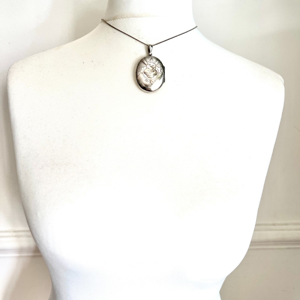 1905 Edwardian 9CT Rose Gold Photograph Locket Pendant View V