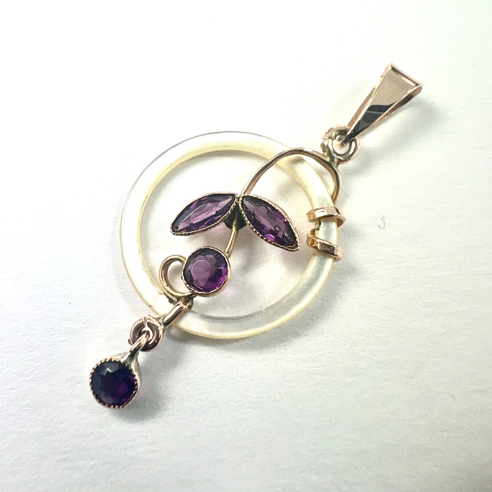 Rare Edwardian 9CT Gold Mother of Pearl Hoop Pendant • Boxed View II