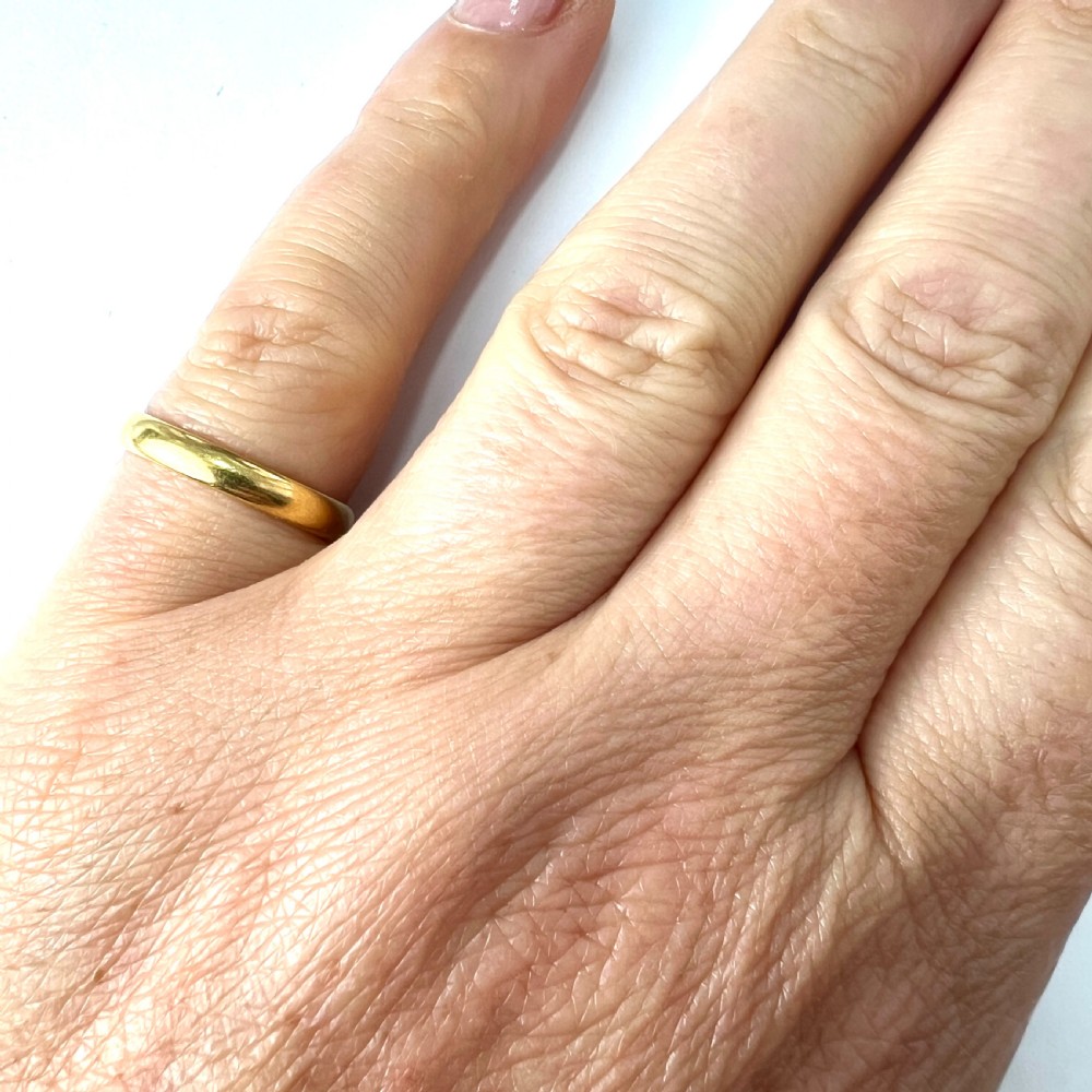 1909 Edwardian 22CT Gold Wedding Ring  View V