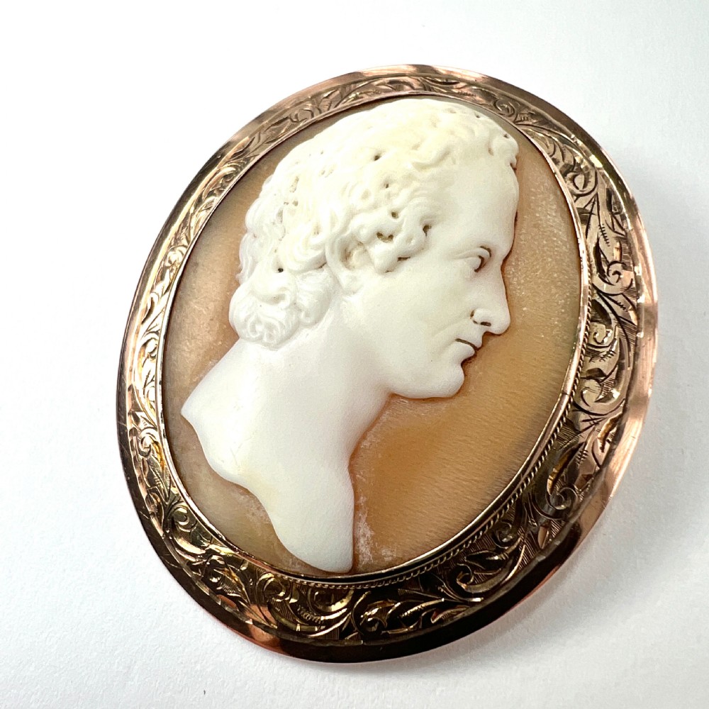 • Victorian 9CT Gold Shell Cameo Portrait Brooch