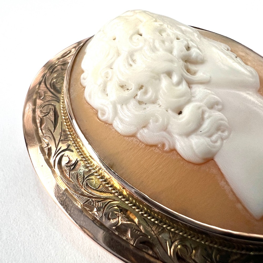 • Victorian 9CT Gold Shell Cameo Portrait Brooch View V