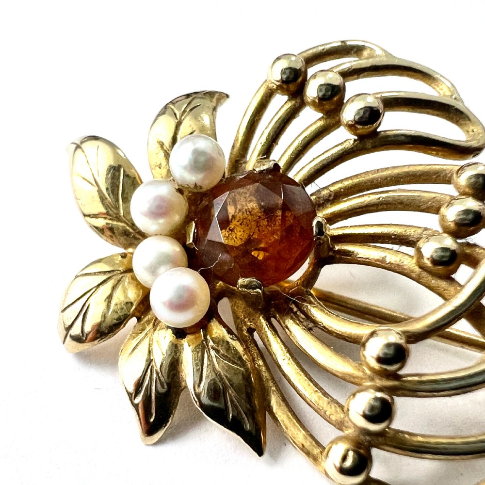 Vintage 9CT Gold 1960s Modernist Citrine and Pearl Flower Brooch View III