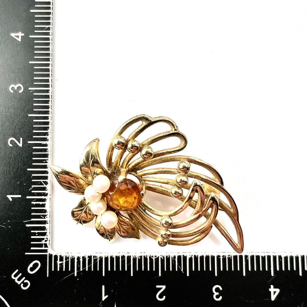 Vintage 9CT Gold 1960s Modernist Citrine and Pearl Flower Brooch View VI