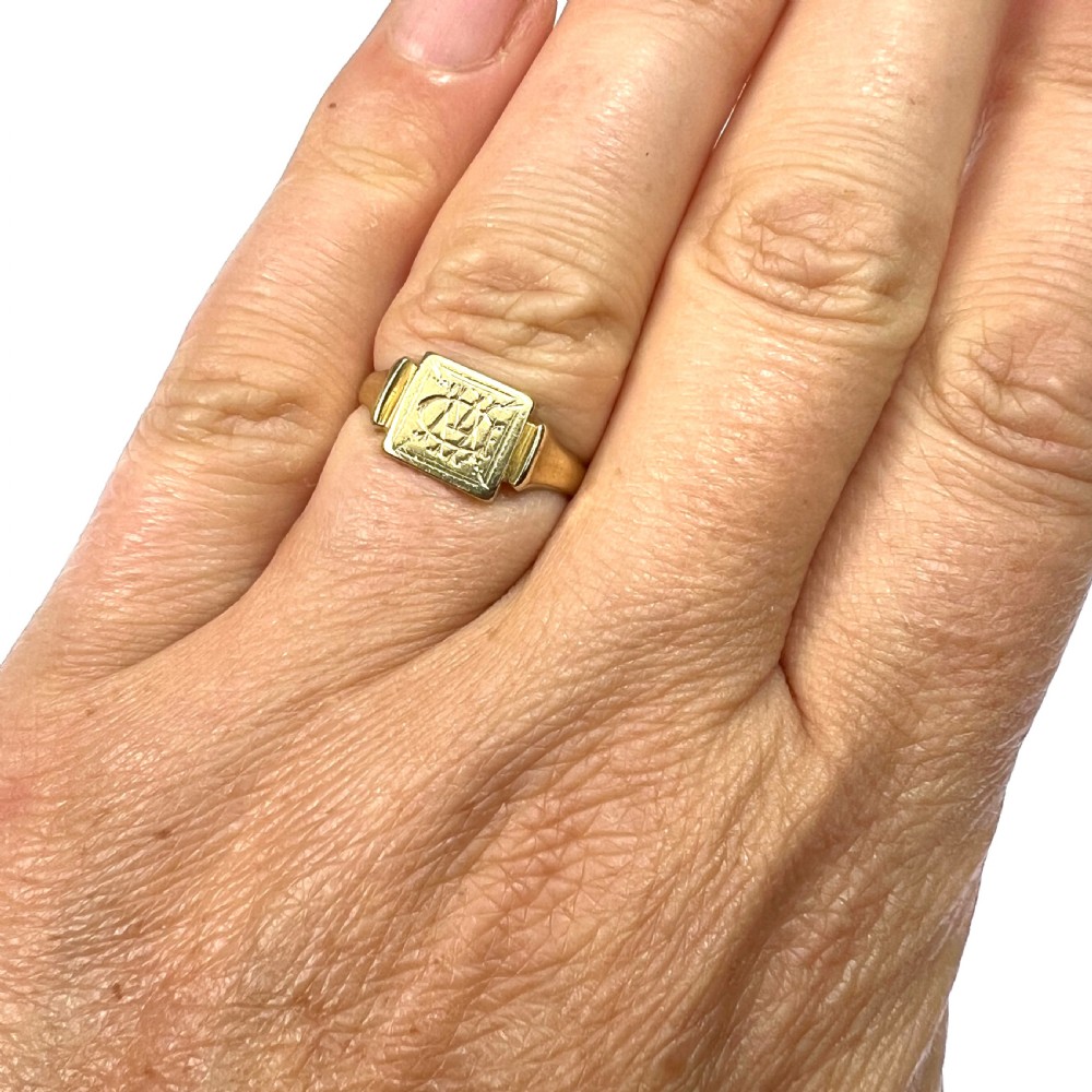 1929 Vintage Art Deco 18CT Gold Monogram Signet Ring View VIII