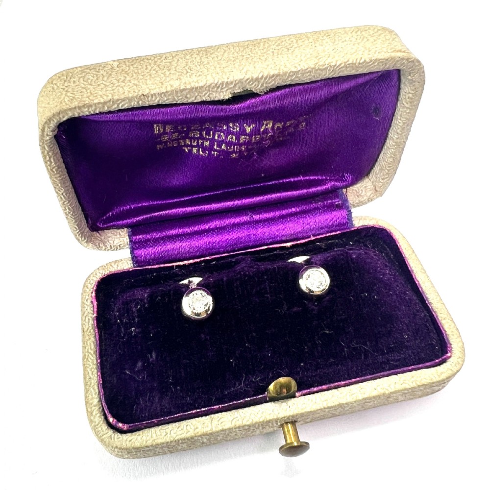 Boxed Vintage Diamond 18CT White Gold Shirt Studs View II
