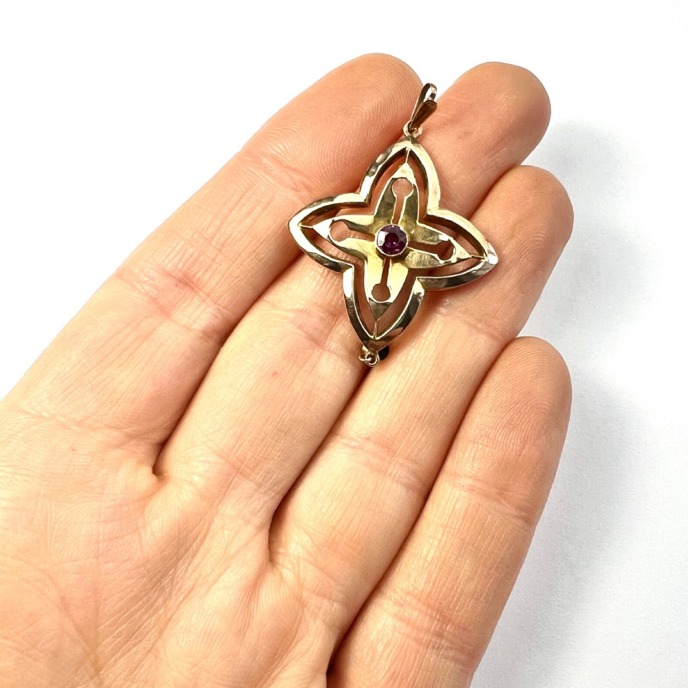 Edwardian 9CT Gold Art Nouveau Garnet Drop Pendant View VIII