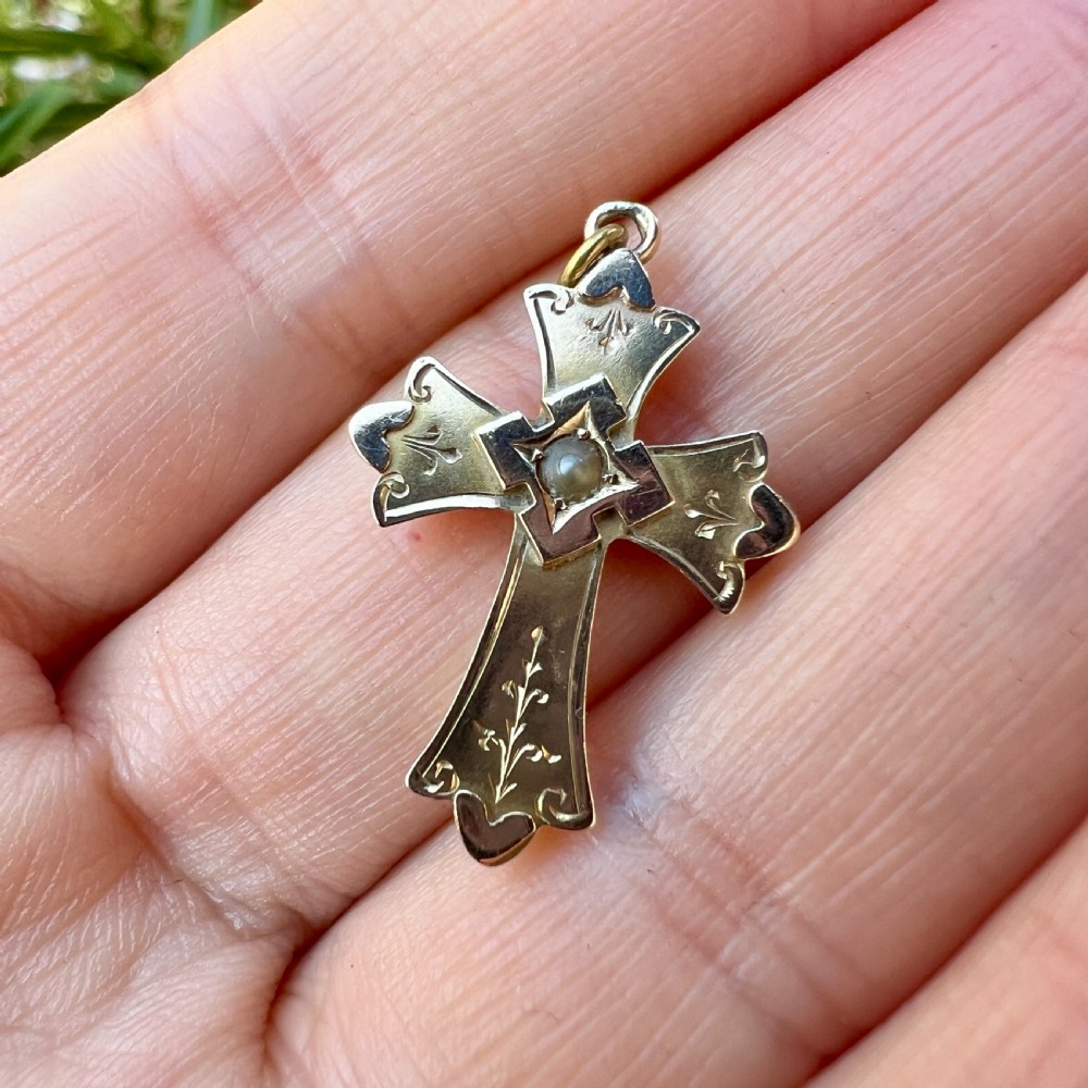 1903 Antique Solid 9CT Gold Fancy Cross Pendant with Pearl View V