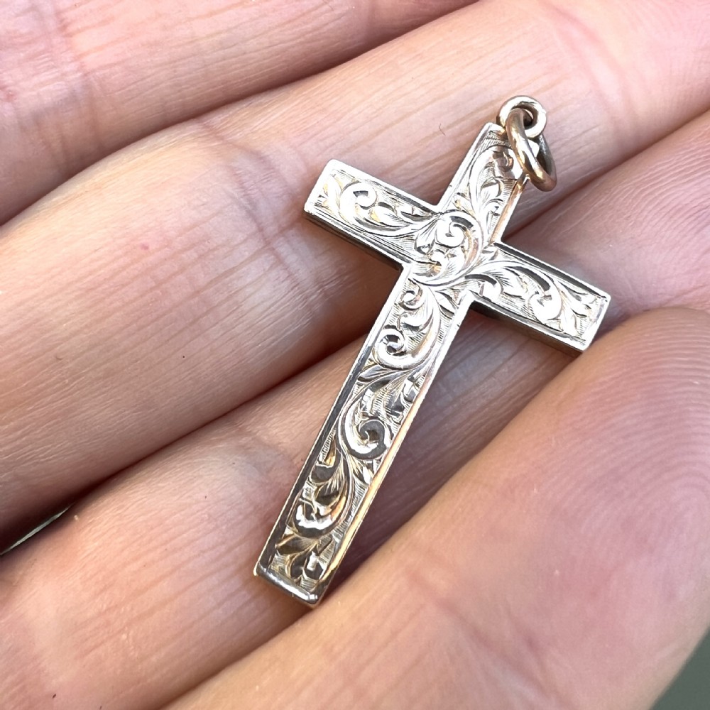 Edwardian 9CT Gold Engraved Cross Pendant