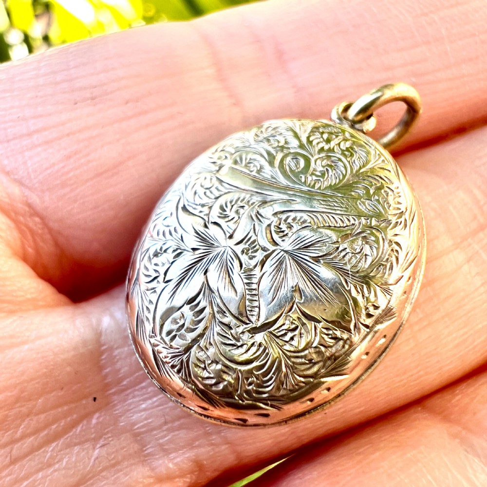 Victorian Locket Pendant with Dried Flower View VI