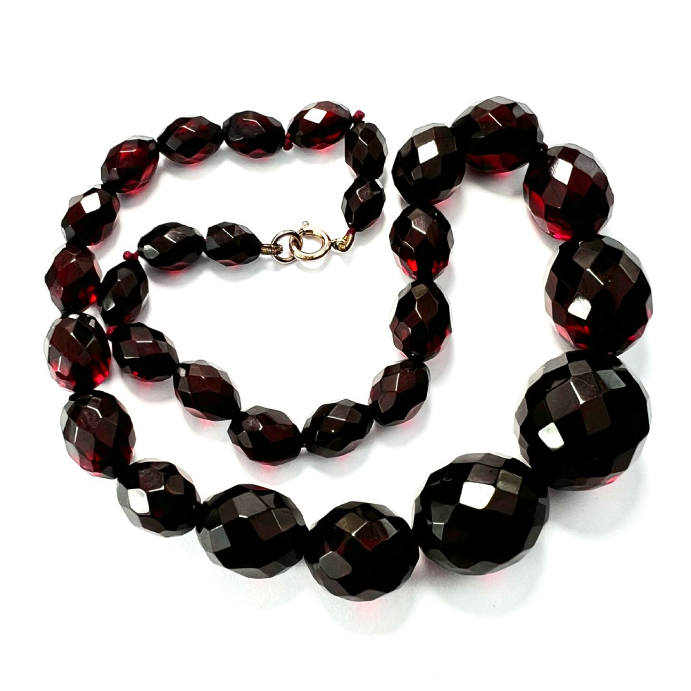 Art Deco 9CT Gold Clasp Cherry Amber Bakelite Necklace