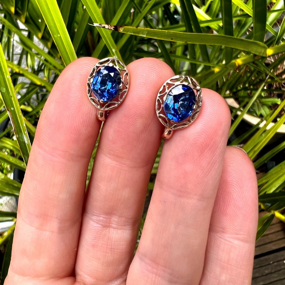 Vintage 9CT Gold Sapphire Screwback Earrings View VII
