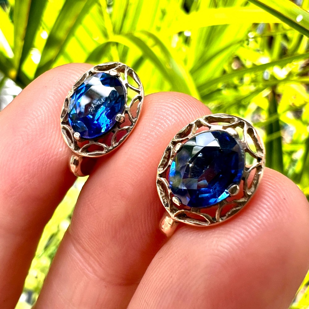 Vintage 9CT Gold Sapphire Screwback Earrings View VIII
