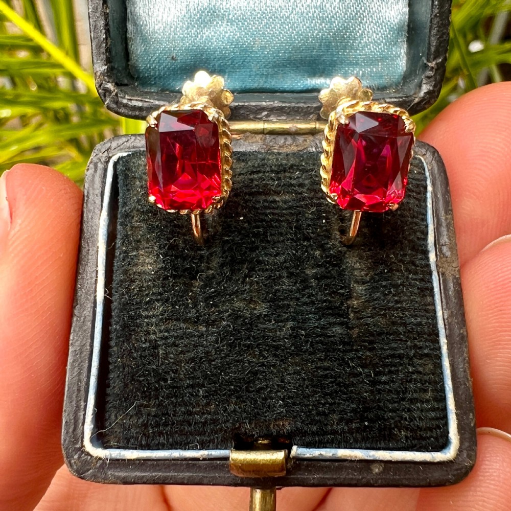 • Antique 9CT Gold Ruby Red Paste Screwback Earrings View VIII