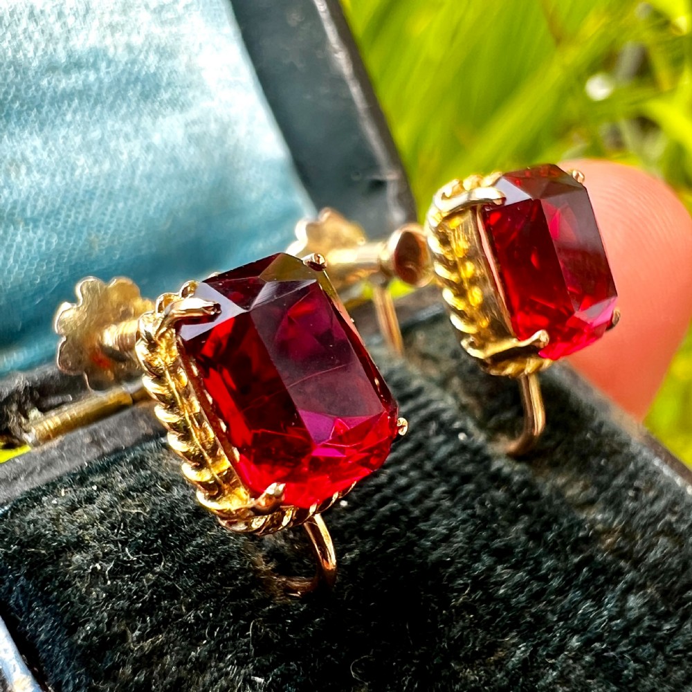 • Antique 9CT Gold Ruby Red Paste Screwback Earrings View IX