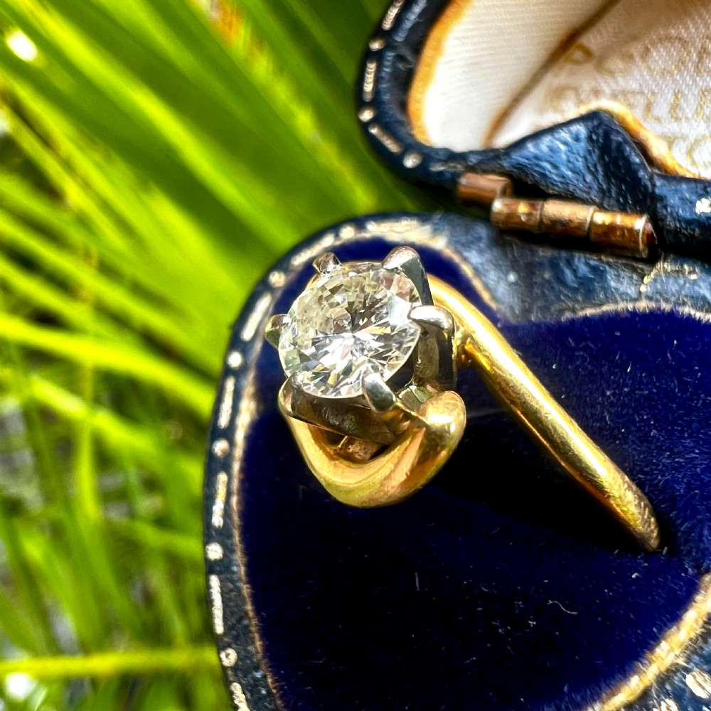Vintage 18CT Gold Diamond Solitaire Engagement Ring View X
