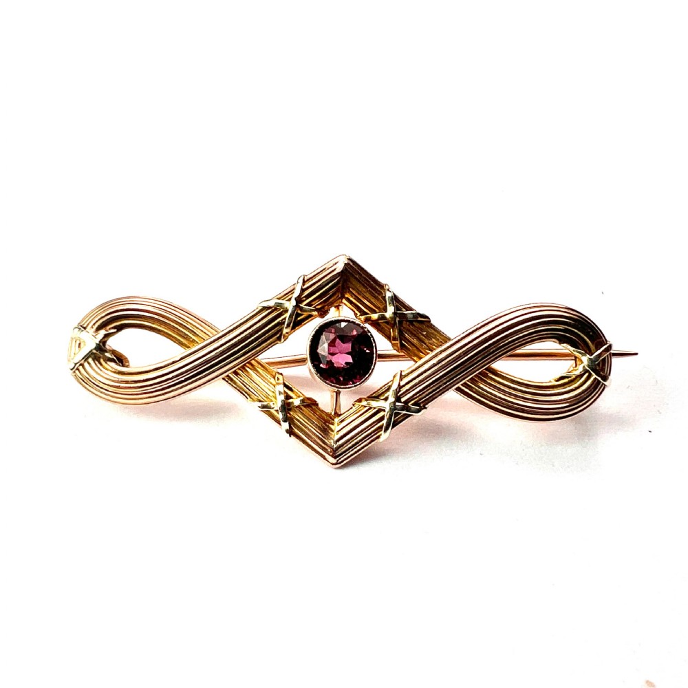 Edwardian 9CT Gold Garnet Brooch