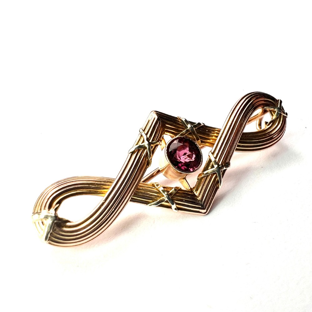 Edwardian 9CT Gold Garnet Brooch View III