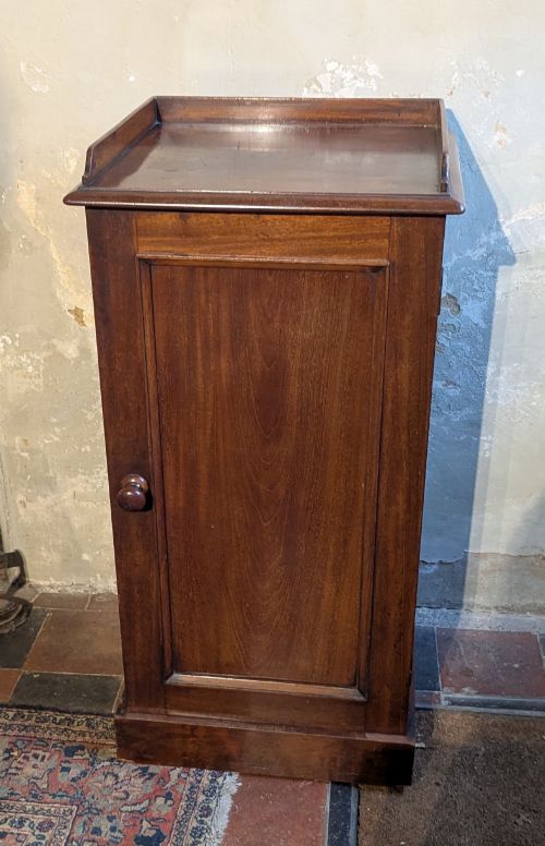 19th Cent Mahogany Bedside/pot Cupboard