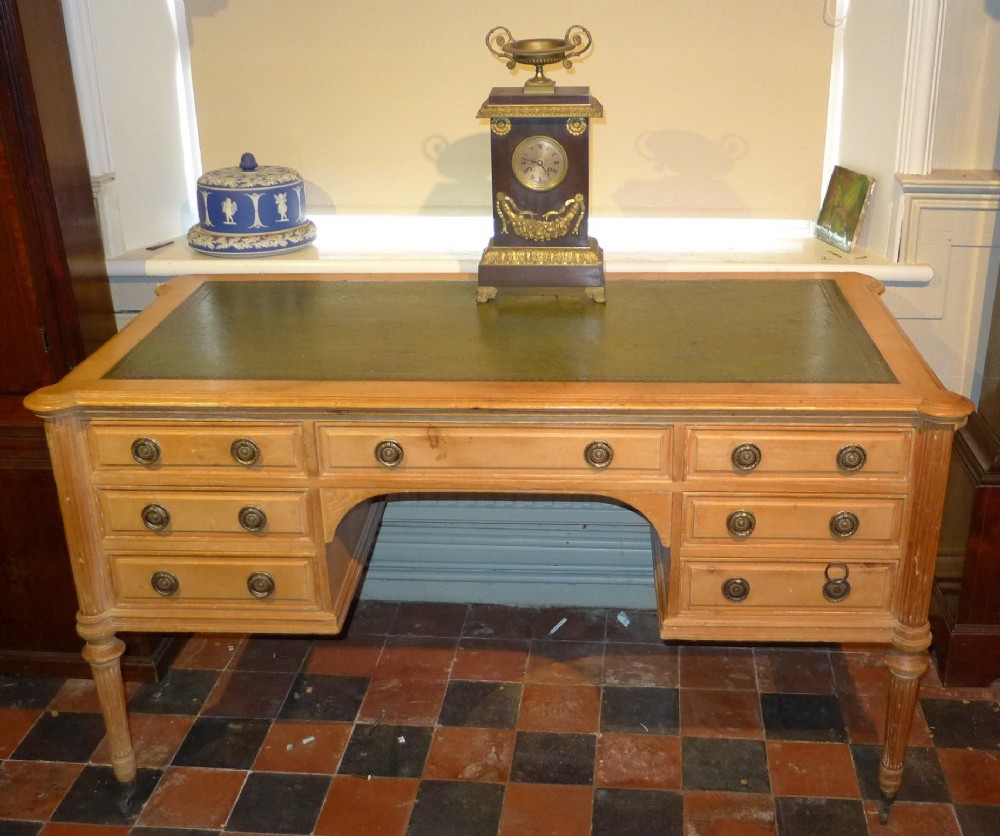 Elegant 19th Cent Pine Desk