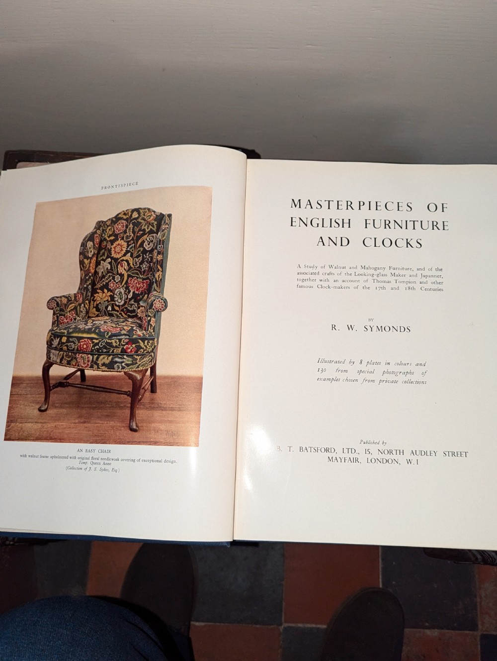 5 Books on Early English Antique Furniture  View III