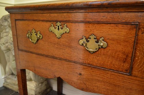fig 2. Fabulous Georgian Oak 3 Drawer Dresser Base