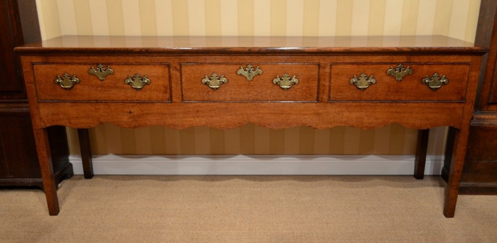 Fabulous Georgian Oak 3 Drawer Dresser Base 
