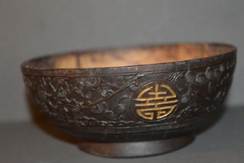 19 TH CENTURY CHINESE CARVED COCONUT BOWLC1870 CHOU SYMBOLS IN GILT