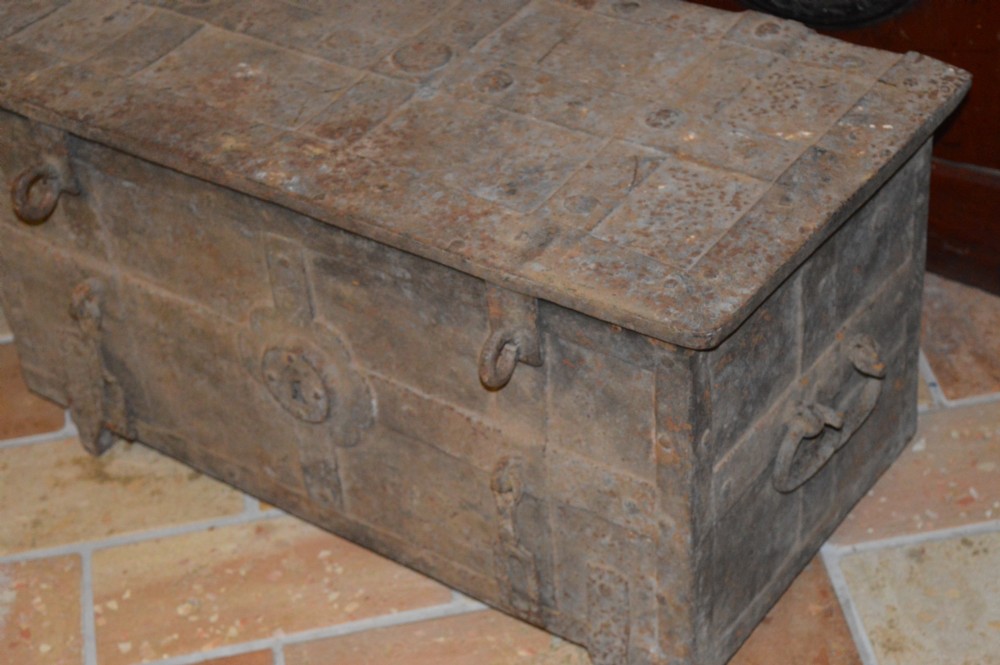 17th Century Armada Chest, Cast Iron, c1690 View IX