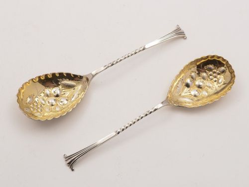 fig 1. Pair of Silver Jam Spoons in Onslow Pattern, Sheffield 1905