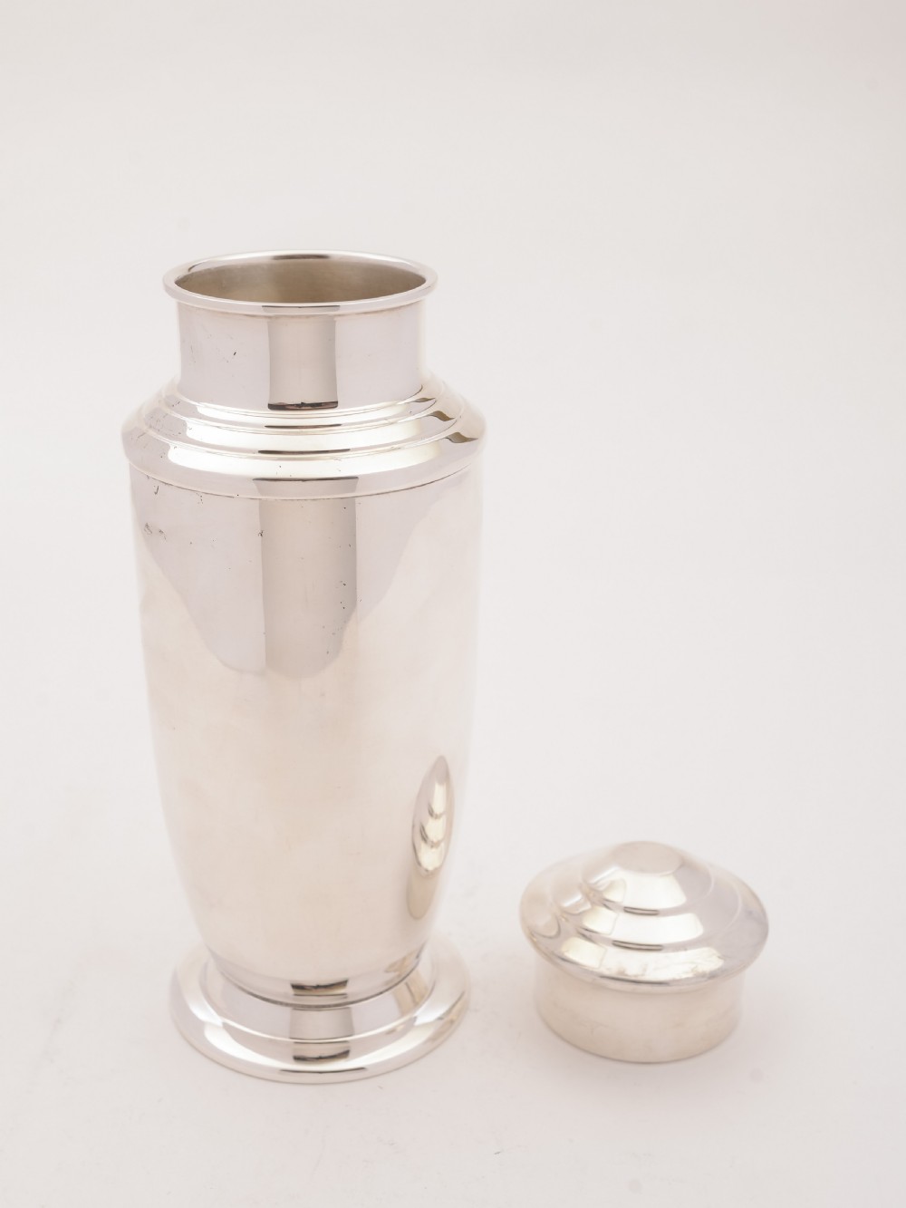 Large Art Deco Silver Plated Cocktail Shaker, Circa 1930 View II
