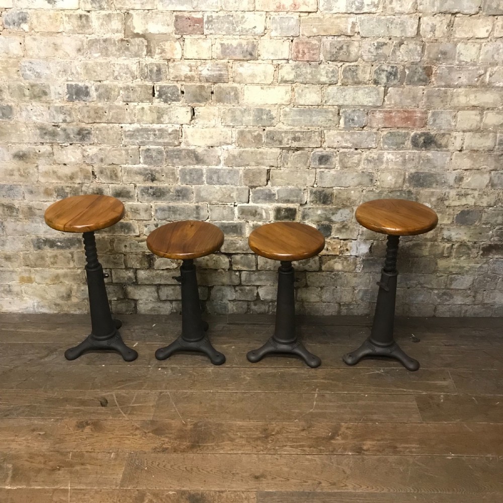 Set of 4 singer stools View VI