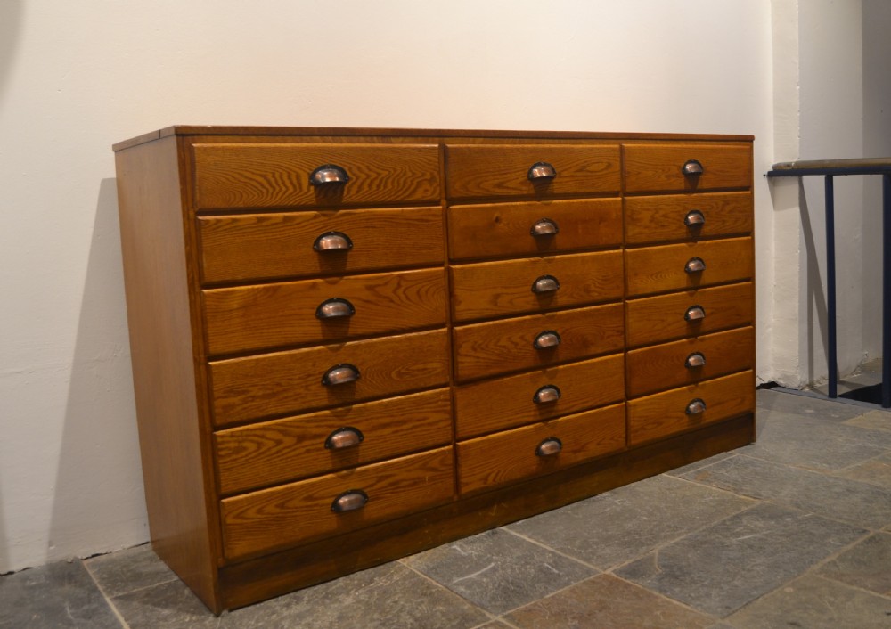 Drapers Chest View II