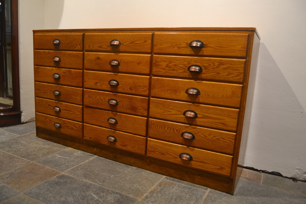 Drapers Chest View VI