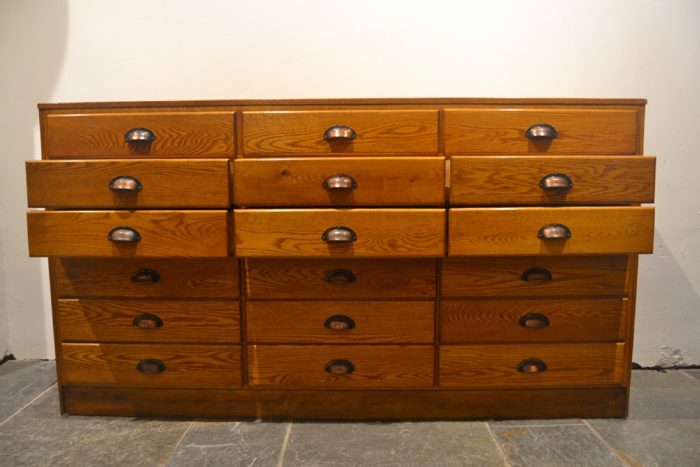 Drapers Chest View VIII