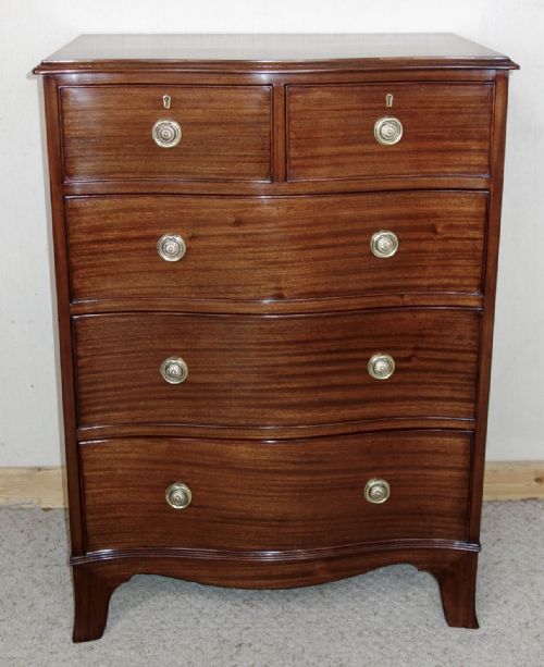 edwardian serpentine mahogany chest of drawers - CATEGORY: ANTIQUE CHEST OF DRAWERS - DATED EDWARDIAN