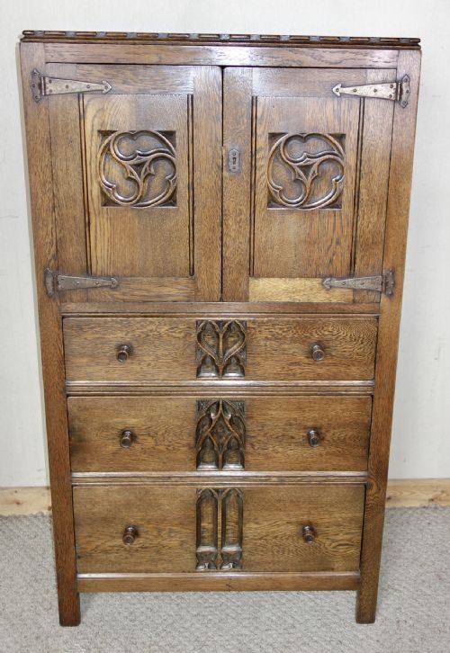 oak chest of drawers with cupboard - CATEGORY: ANTIQUE CUPBOARDS - DATED 1930