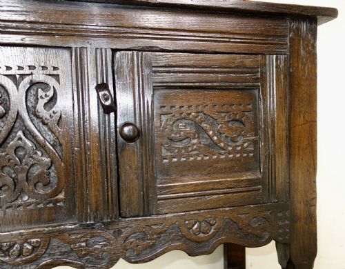 SMALL DARK OAK CARVED CUPBOARD - ADDITIONAL PHOTO 4