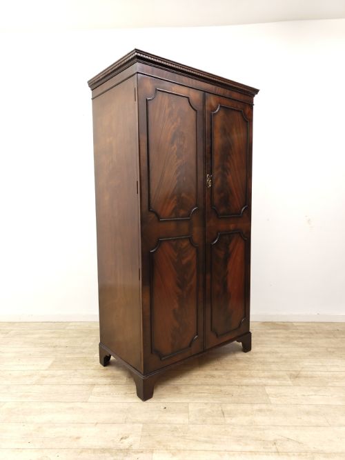 DIMINUTIVE ANTIQUE EDWARDIAN MAHOGANY DOUBLE WARDROBE ARMOIRE COMPACTUM - ADDITIONAL PHOTO 8