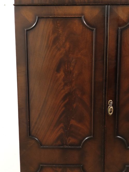 DIMINUTIVE ANTIQUE EDWARDIAN MAHOGANY DOUBLE WARDROBE ARMOIRE COMPACTUM - ADDITIONAL PHOTO 9